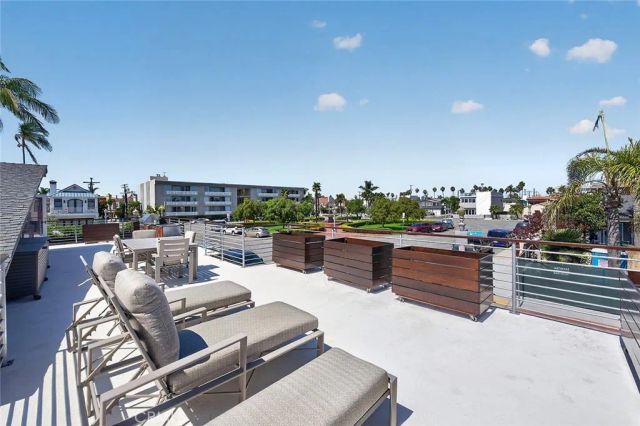 56 The Colonnade, Long Beach, CA 90803