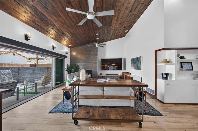 56 The Colonnade, Long Beach, CA 90803