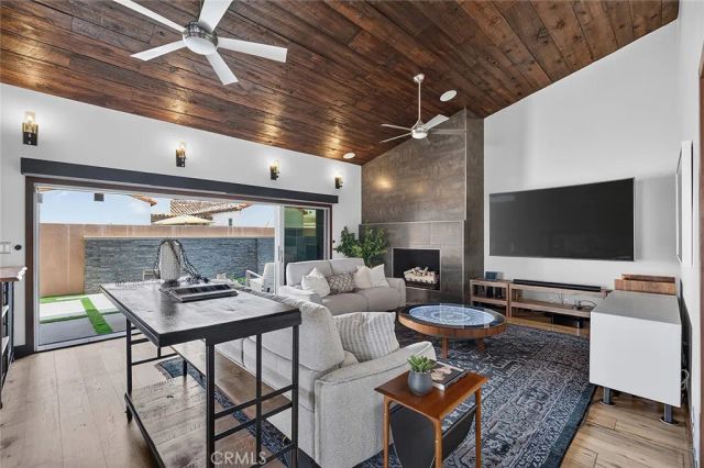 56 The Colonnade, Long Beach, CA 90803