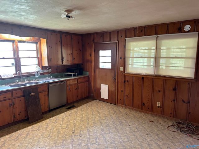 15648 Ham Road, Athens, AL 35611