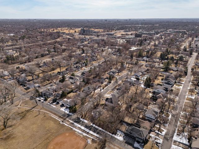 4500 Parkside Lane, Edina, MN 55436