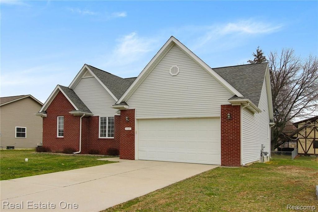 11102 Pheasant Run, Vienna Charter Township, MI 48420