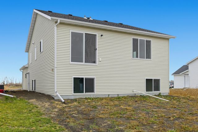 7007 Benji Lane, Horace, ND 58047