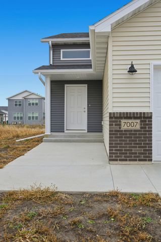 7007 Benji Lane, Horace, ND 58047