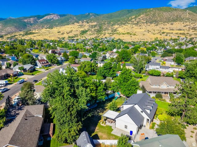 1786 N COUNTRY CIR, Centerville, UT 84014