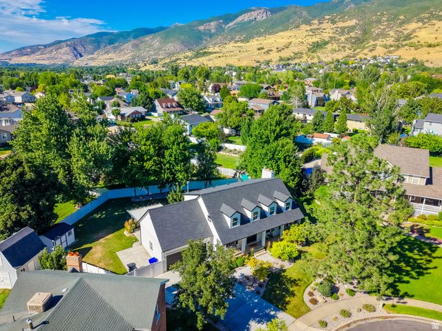 1786 N COUNTRY CIR, Centerville, UT 84014