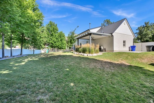 1786 N COUNTRY CIR, Centerville, UT 84014