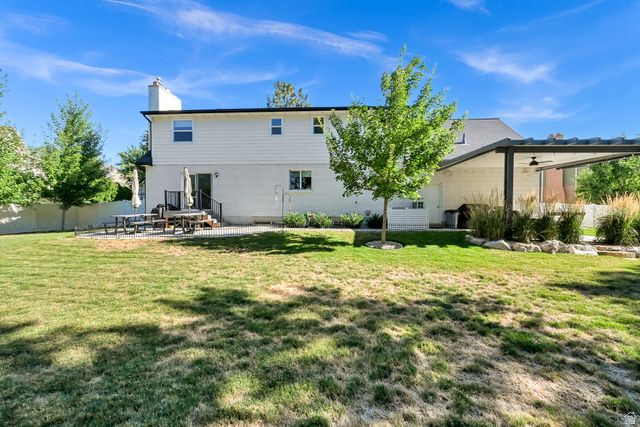 1786 N COUNTRY CIR, Centerville, UT 84014
