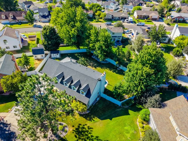 1786 N COUNTRY CIR, Centerville, UT 84014