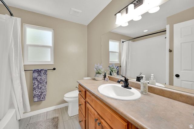 1786 N COUNTRY CIR, Centerville, UT 84014