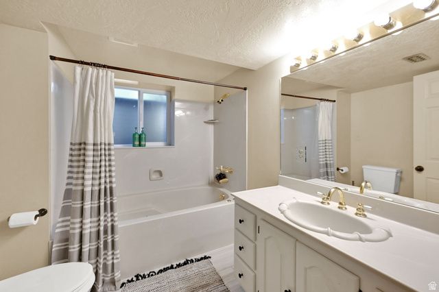 1786 N COUNTRY CIR, Centerville, UT 84014