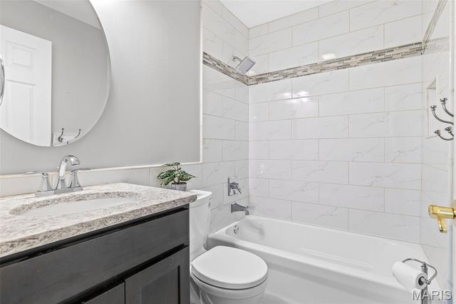 4832 Balmy Bay Court, St Louis, MO 63128