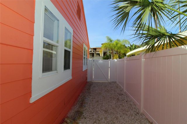 5235 CALLE DE COSTA RICA, Sarasota, FL 34242
