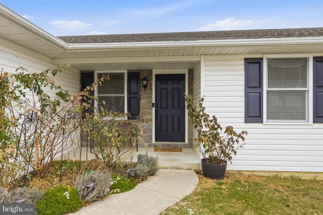 13 OVERLOOK LN, Newmanstown, PA 17073