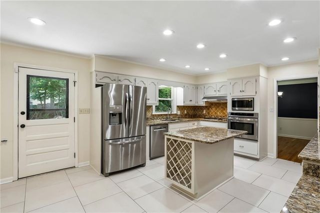 2032 Gunstock Drive, Tucker, GA 30087