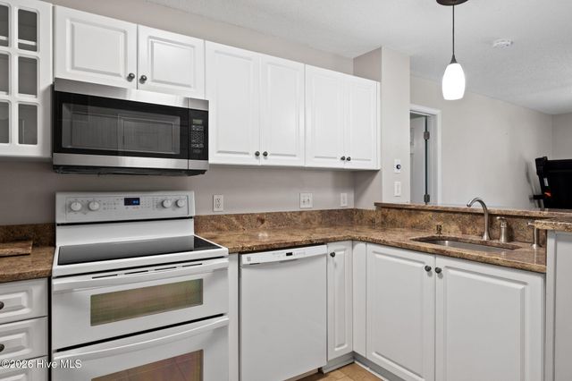 4130 Breezewood Drive Apt 104, Wilmington, NC 28412