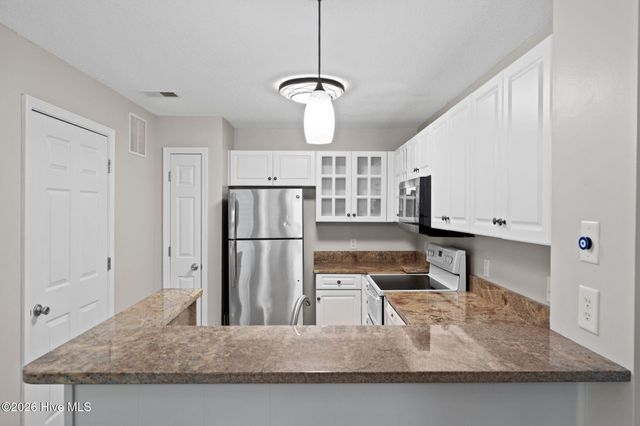 4130 Breezewood Drive Apt 104, Wilmington, NC 28412