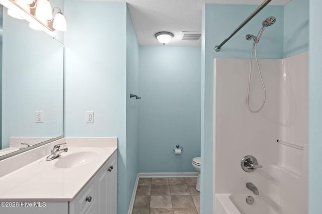 4130 Breezewood Drive Apt 104, Wilmington, NC 28412