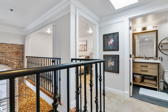 377 King Street Unit 203, Charleston, SC 29401