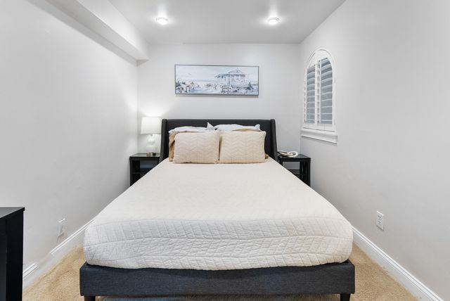 377 King Street Unit 203, Charleston, SC 29401