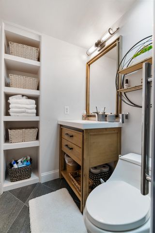 377 King Street Unit 203, Charleston, SC 29401