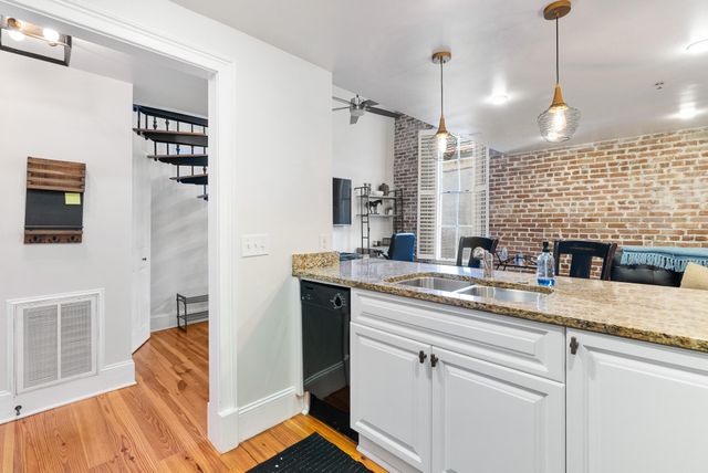 377 King Street Unit 203, Charleston, SC 29401