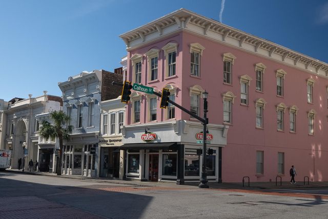 377 King Street Unit 203, Charleston, SC 29401