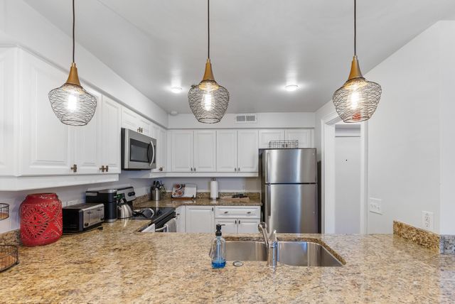 377 King Street Unit 203, Charleston, SC 29401