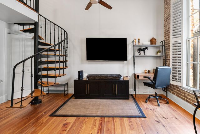 377 King Street Unit 203, Charleston, SC 29401