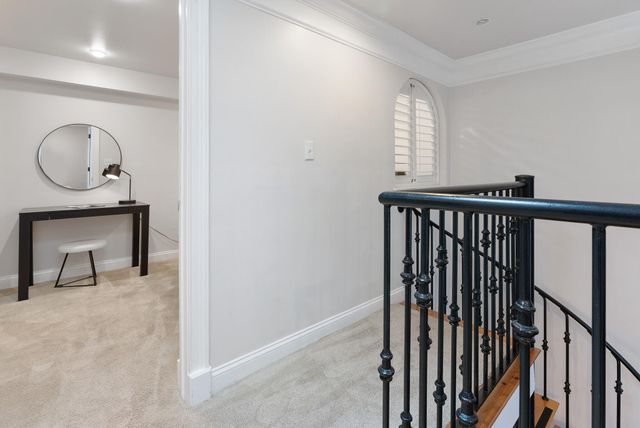 377 King Street Unit 203, Charleston, SC 29401