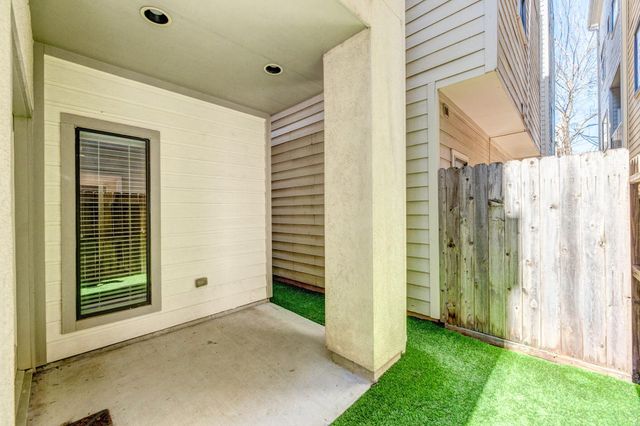 5209 Schuler Street C, Houston, TX 77007