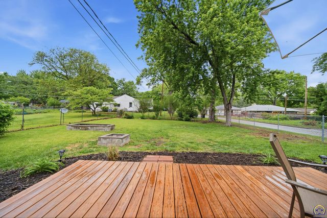 3226 SW Munson AVE, Topeka, KS 66604