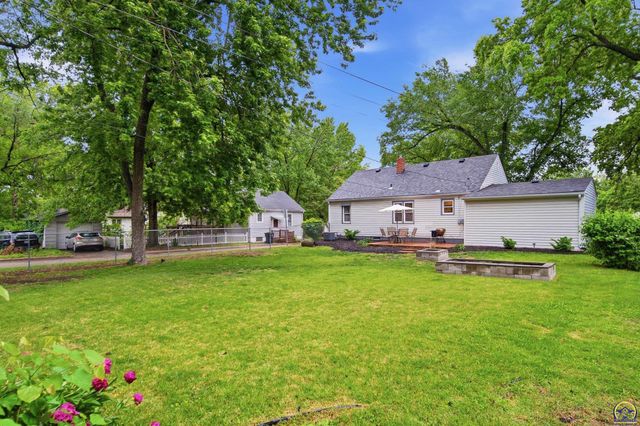 3226 SW Munson AVE, Topeka, KS 66604