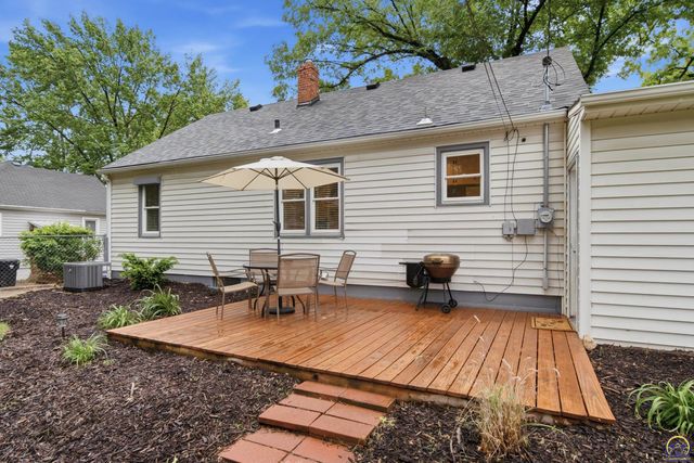 3226 SW Munson AVE, Topeka, KS 66604