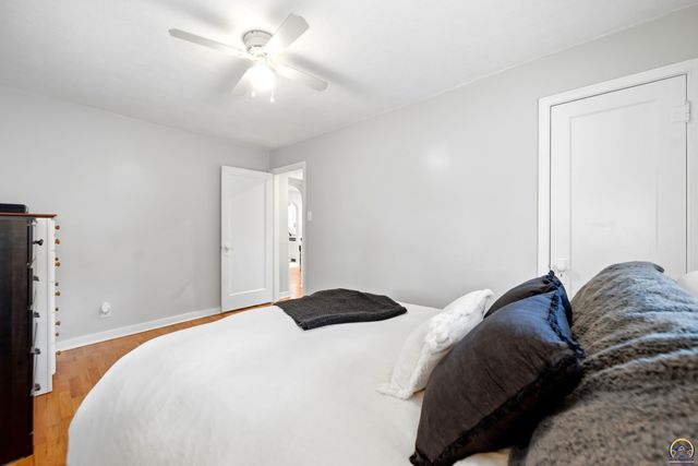 3226 SW Munson AVE, Topeka, KS 66604