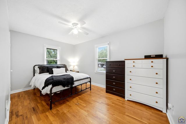 3226 SW Munson AVE, Topeka, KS 66604