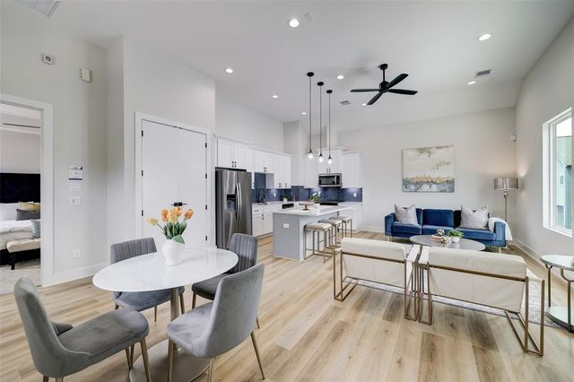 846 Elkhart Street E, Houston, TX 77091