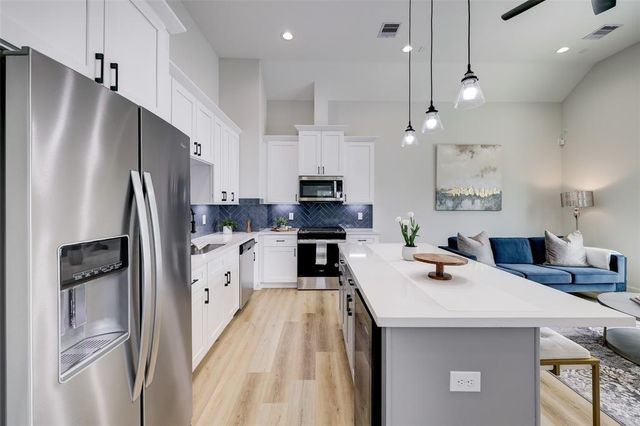 846 Elkhart Street E, Houston, TX 77091