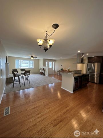 5006 NE 6th Street, Renton, WA 98059