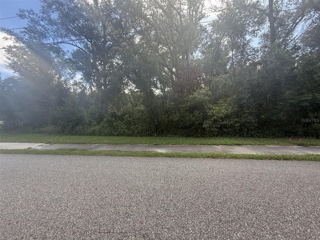 281 N SUMMIT AVENUE, Lake Helen, FL 32744