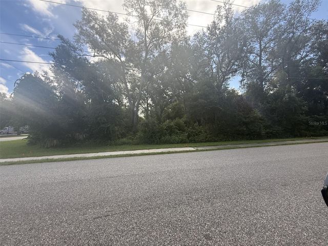 281 N SUMMIT AVENUE, Lake Helen, FL 32744
