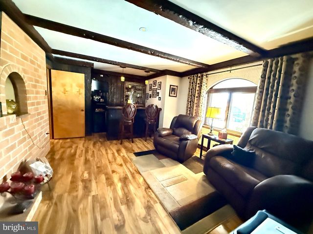 4921 5TH, Altoona, PA 16602