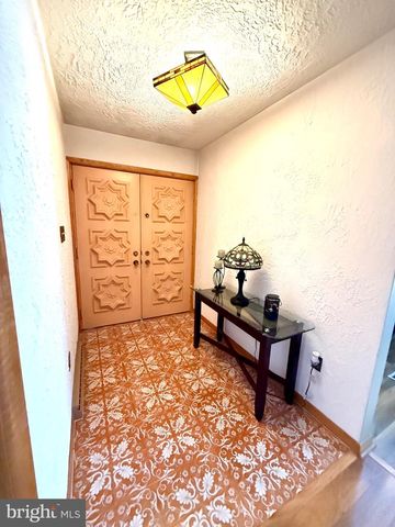 4921 5TH, Altoona, PA 16602