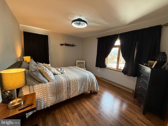 4921 5TH, Altoona, PA 16602