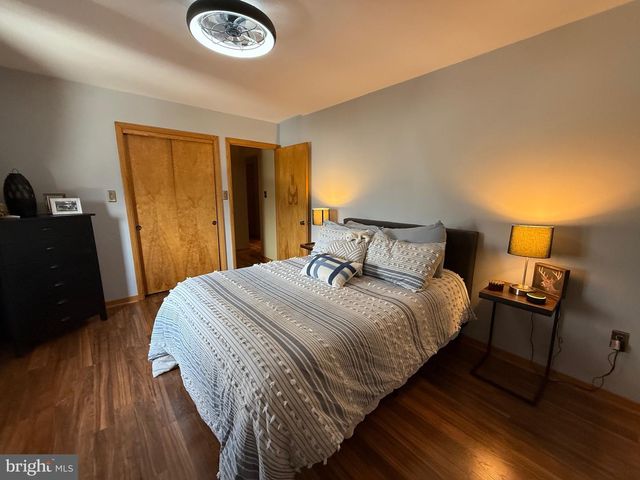 4921 5TH, Altoona, PA 16602