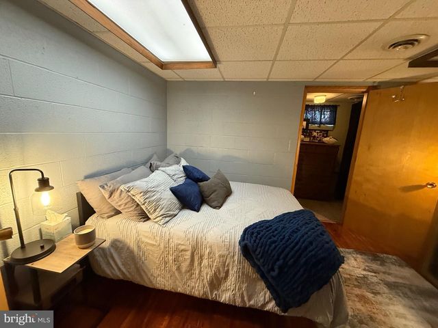 4921 5TH, Altoona, PA 16602