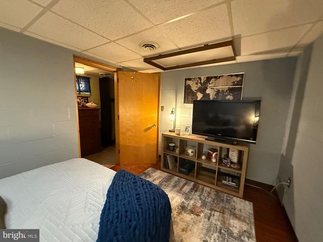 4921 5TH, Altoona, PA 16602