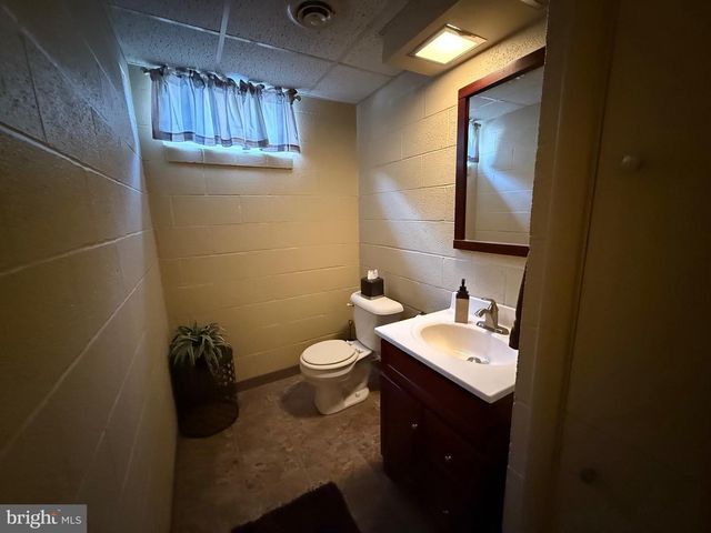 4921 5TH, Altoona, PA 16602