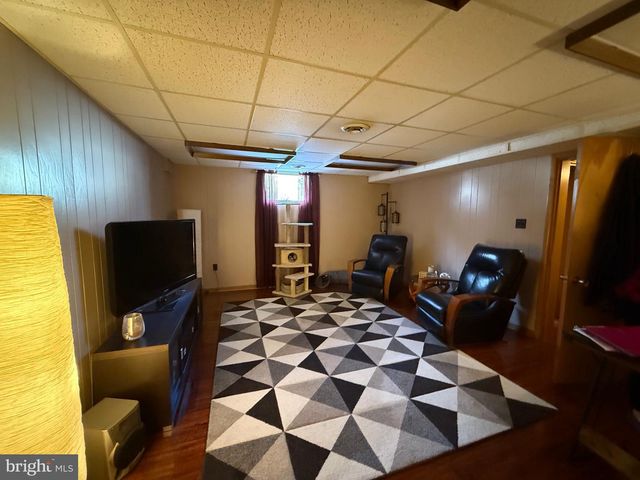 4921 5TH, Altoona, PA 16602