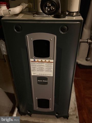 4921 5TH, Altoona, PA 16602